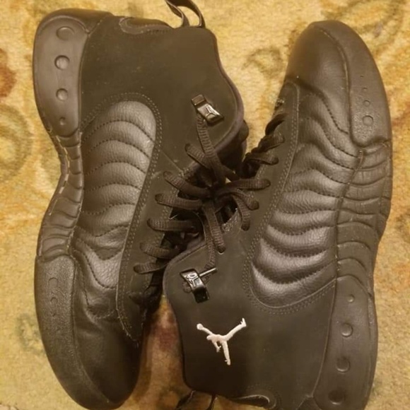 Jordans Black SZ 7Y - Picture 1 of 4